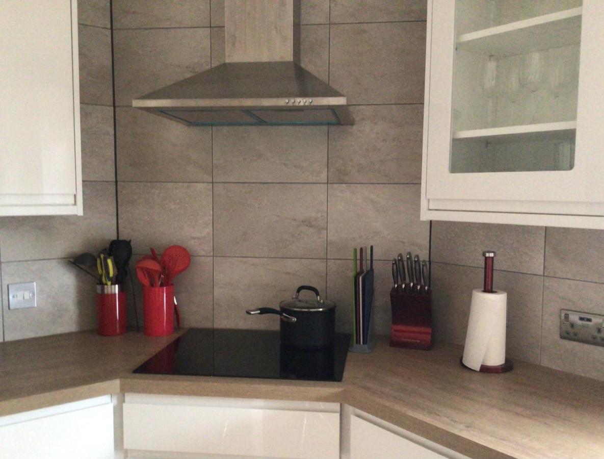 Rockmount Court Apartment Борнмът Екстериор снимка