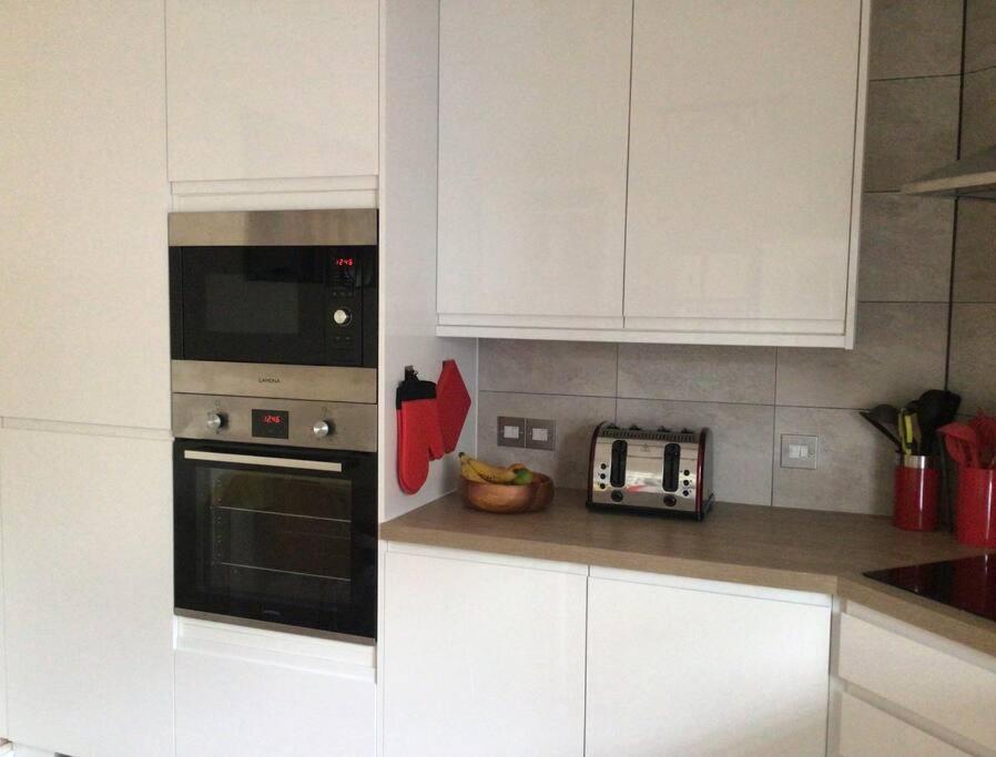 Rockmount Court Apartment Борнмът Екстериор снимка