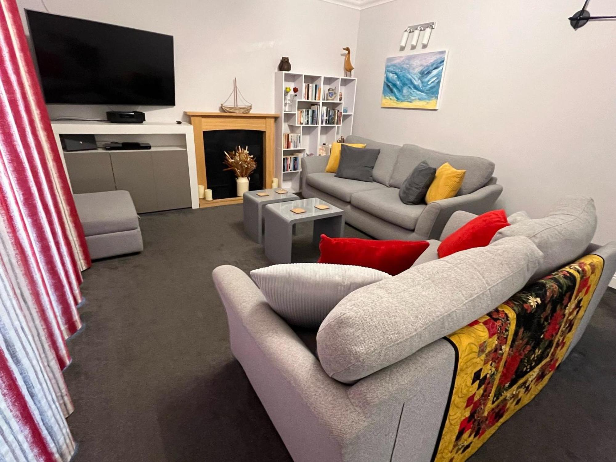 Rockmount Court Apartment Борнмът Екстериор снимка