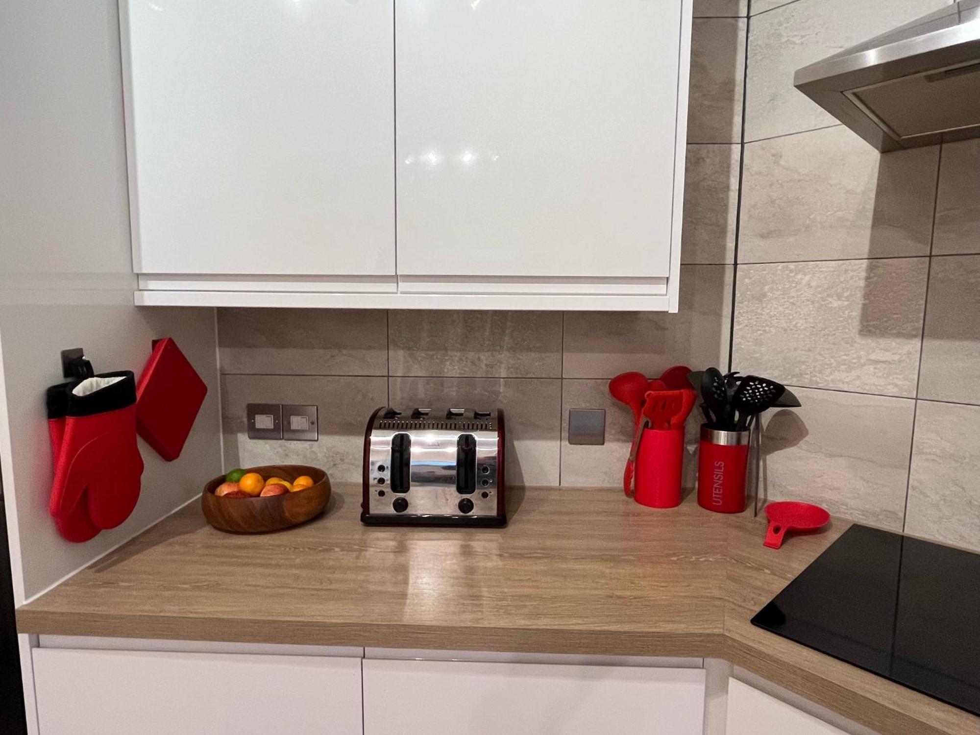 Rockmount Court Apartment Борнмът Екстериор снимка