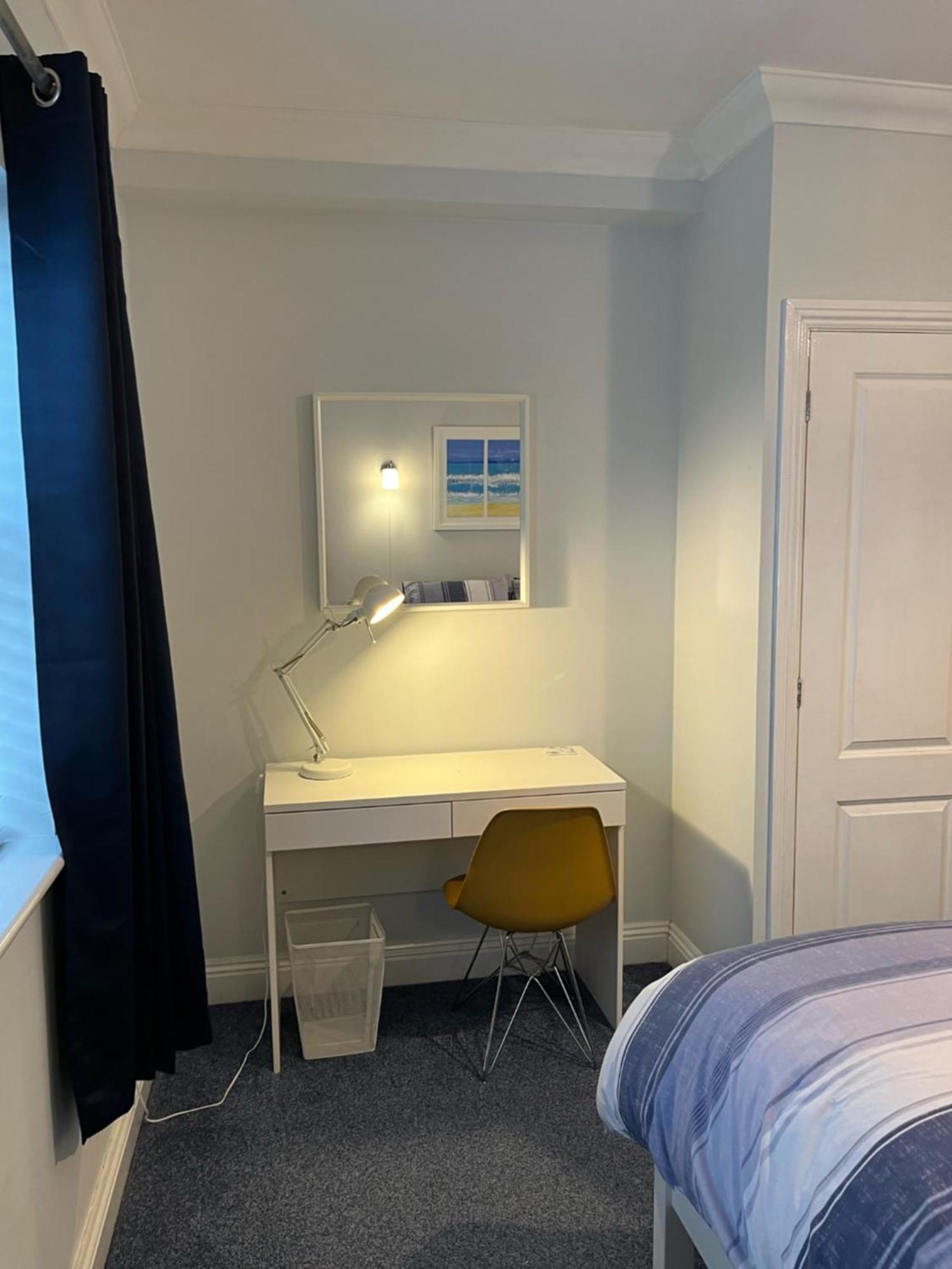Rockmount Court Apartment Борнмът Екстериор снимка