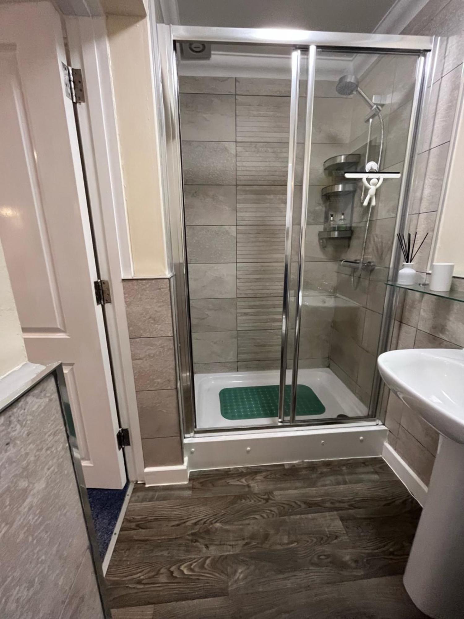 Rockmount Court Apartment Борнмът Екстериор снимка
