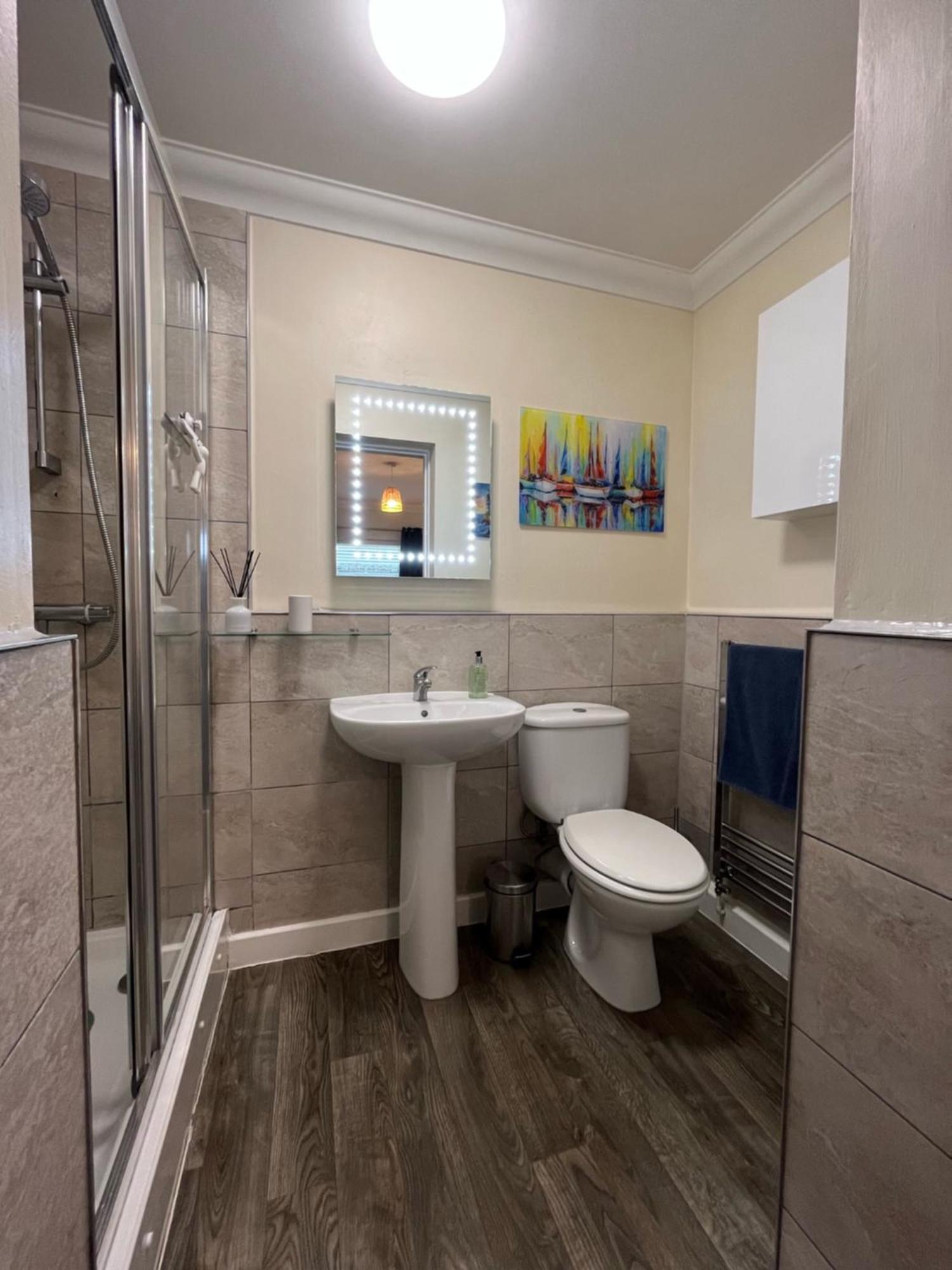 Rockmount Court Apartment Борнмът Екстериор снимка